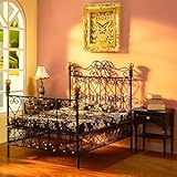 Minamzee 1:12 Set Camera Da Letto Per Case Delle Bambole, 8 Pezzi Mini Letto In Metallo Nero Con Biancheria, Comodino In Legno, Lampada, Libri E Quadri Per Arredamento Camera Padronale