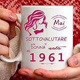 Tee Design Tazza 1961 Compleanno Donna 64 Anni, Idea Regalo Mai Sottovalutare una Donna nata nel 1961 - Tazze per Regali Divertenti - Gadget Divertente