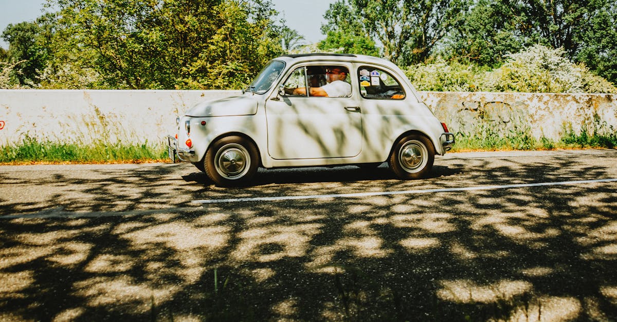 découvrez la fiat 500, une voiture emblématique italienne alliant style rétro et technologie moderne, parfaite pour la conduite en ville.
