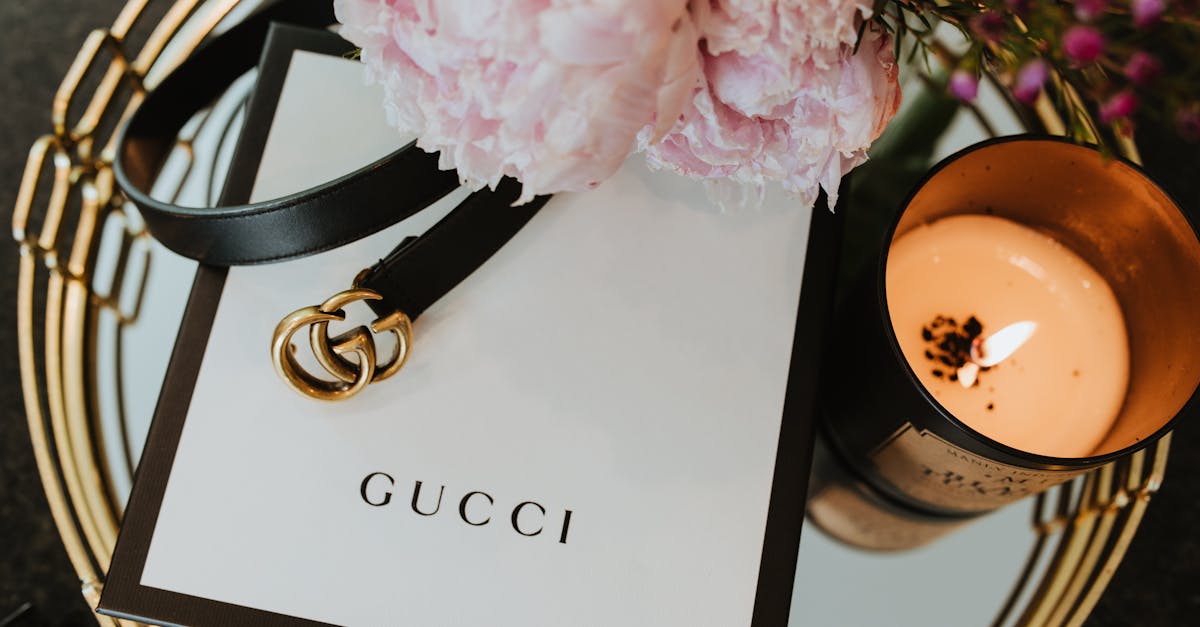 scopri la borsa gucci jackie, un'icona di eleganza senza tempo e design sofisticato, perfetta per ogni occasione.