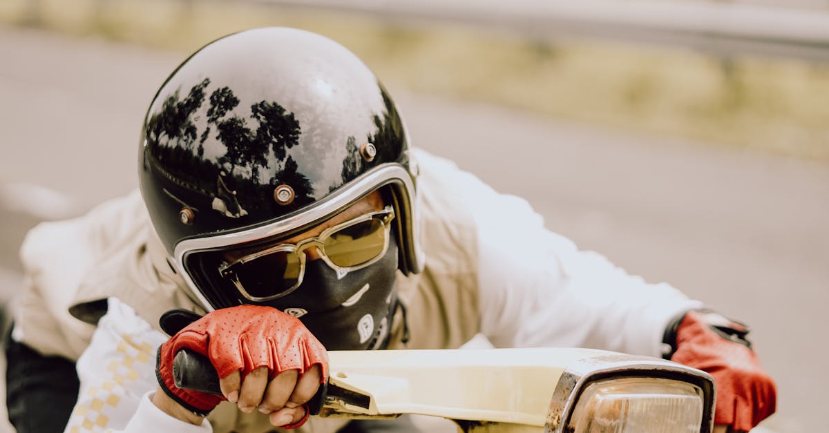 scopri la vespa piaggio, l'icona italiana degli scooter, sinonimo di stile, innovazione e libertà su due ruote.