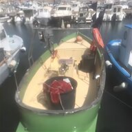 barca da pesca con licenza usato
