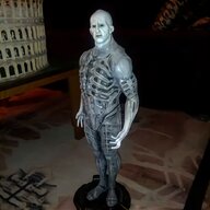 alien statue usato