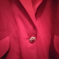giacca rossa uomo elegante usato