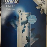 spazzolino oral b usato