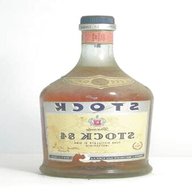 bottiglia brandy stock 84 usato