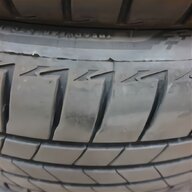 gomme 285 35 r21 usato