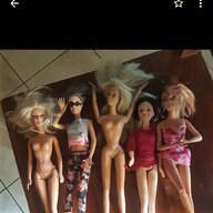 barbie figurine usato