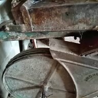 aratro antico ruote ferro usato