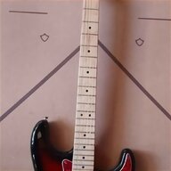 chitarra elettrica fender stratocaster scalopped usato