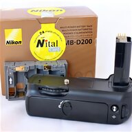 battery grip nikon d200 usato