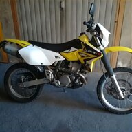 suzuki drz 400 pedane usato