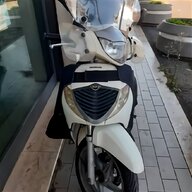 coprigambe scooter beverly usato