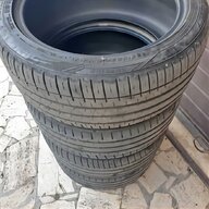 gomme 235 60 18 m s usato