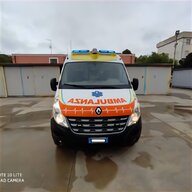 ambulanza renault usato