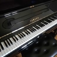 yamaha pianoforte verticale usato
