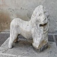 leone in marmo usato