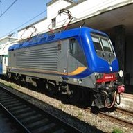 locomotiva e464 usato