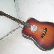 old guitar usato