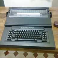 macchina scrivere caratteri usato