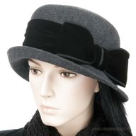 cappello donna krizia usato