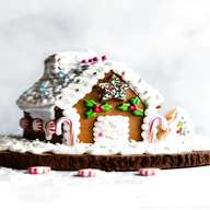gingerbread house usato
