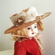 cappello bambola usato