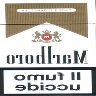 pacchetti sigarette marlboro usato