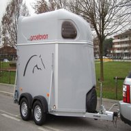trailer trasporto cavalli usato