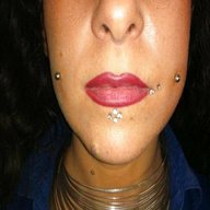 piercing finti labbra usato