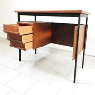 scrivania anni 70 tipo svedese usato