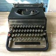 typewriter olivetti usato