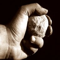 mano pietra usato